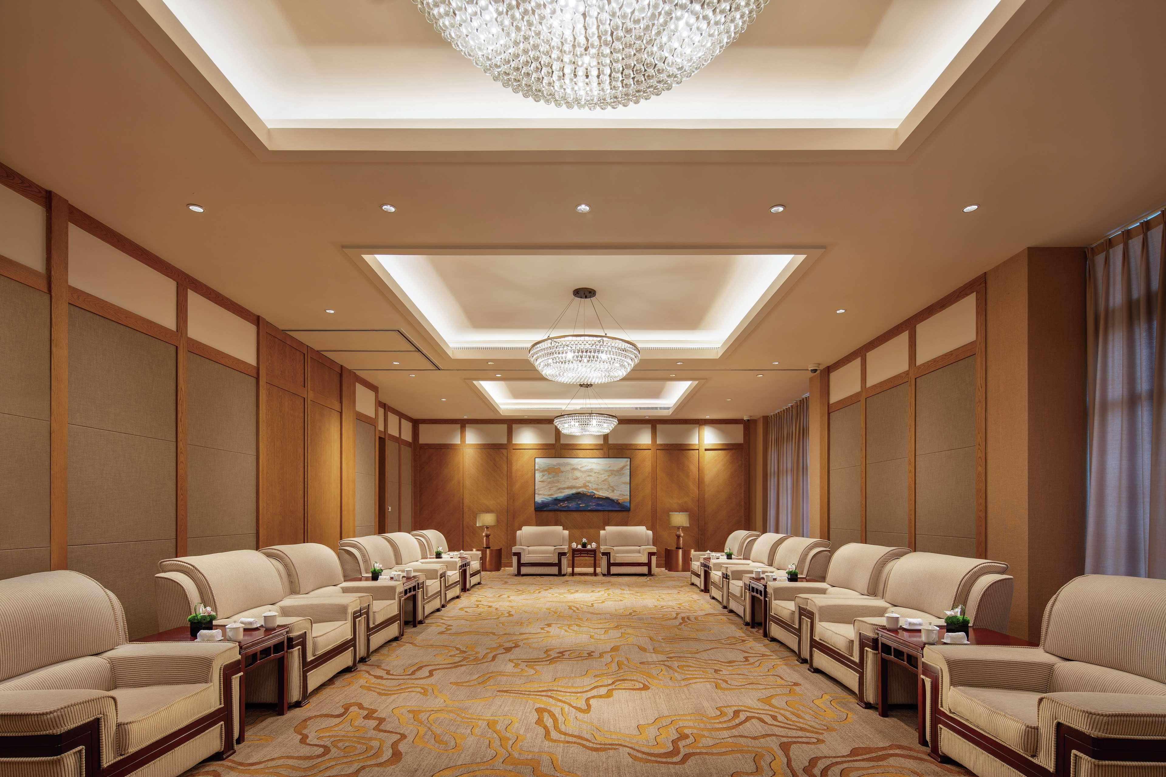 מלון Langfang Hilton Wenan מראה חיצוני תמונה